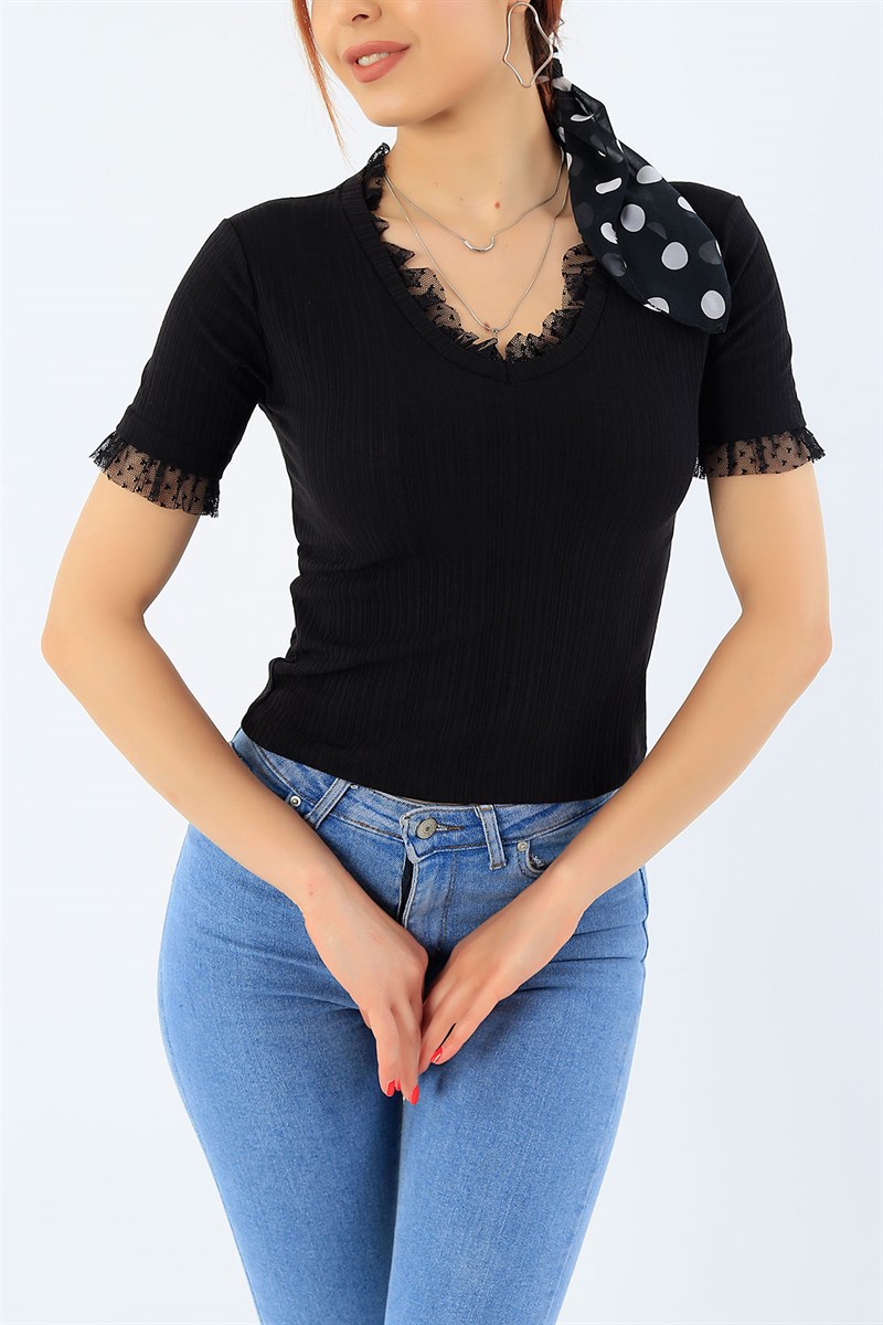 Yaka ve Kolları Tüllü Siyah Crop Tişört 32619
