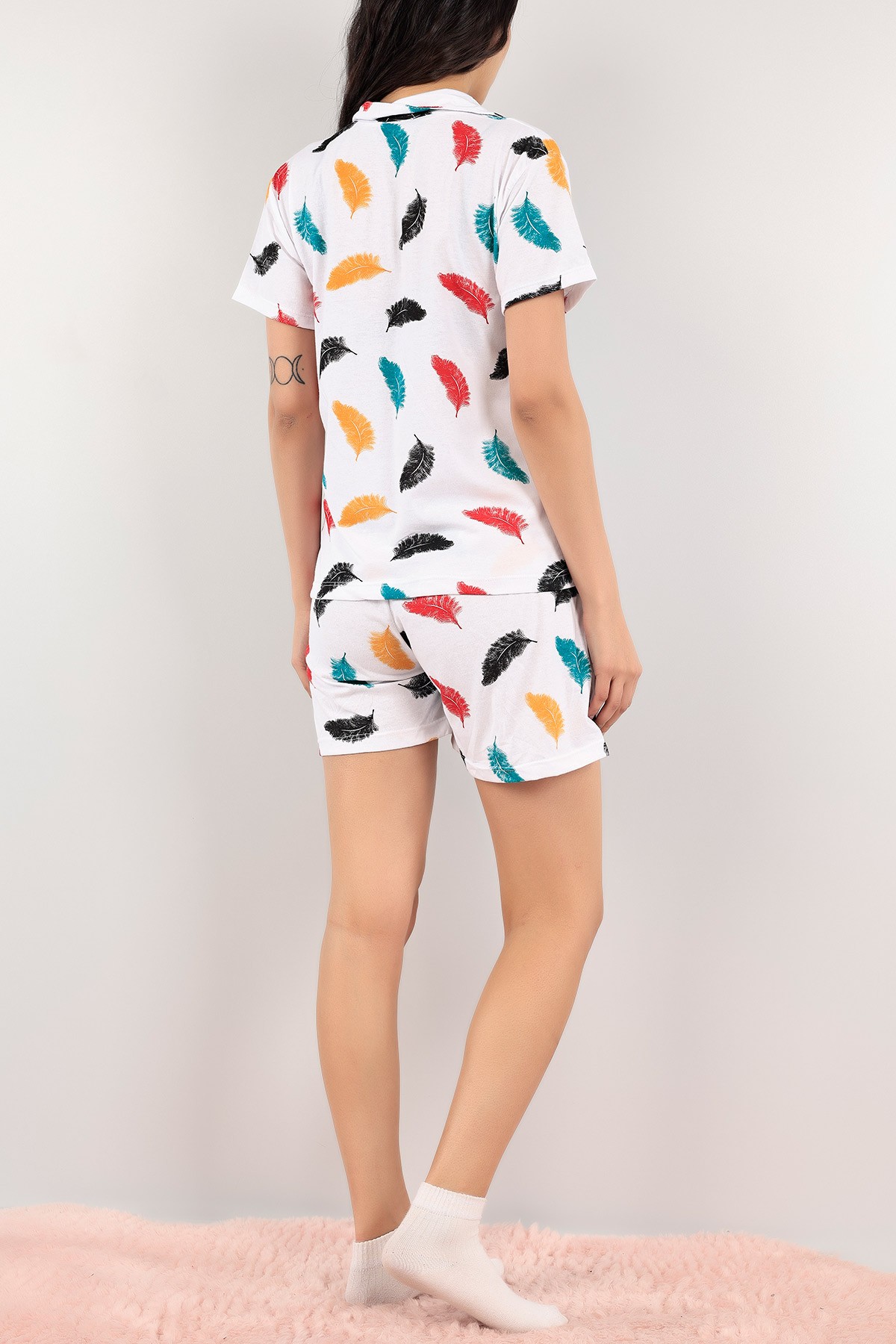 Yaprak Desenli Şortlu Bayan Pijama Takımı 110210