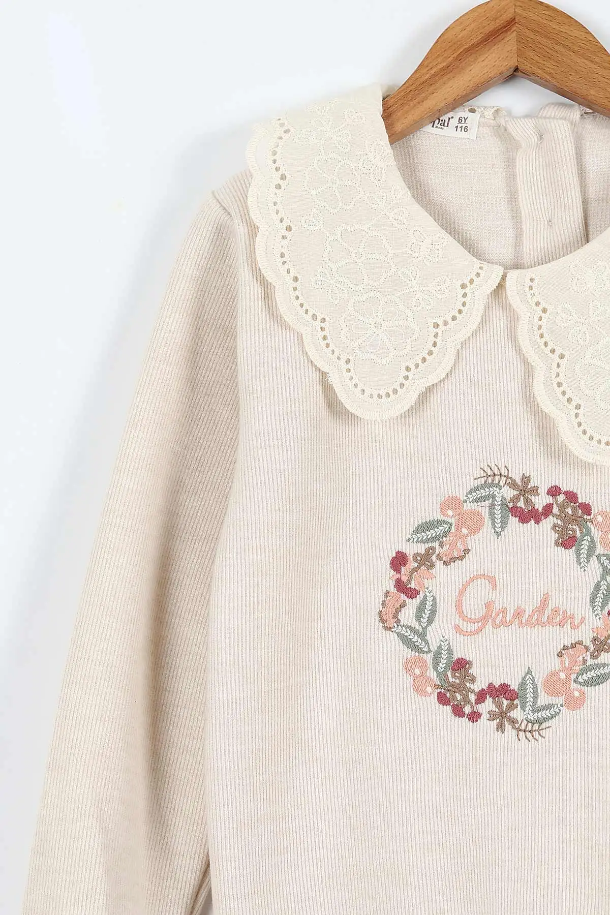 Yavruağzı (1-9 Yaş)Çiçek Nakışlı Dantel Yaka Gabardin Pantolonlu Kız Çocuk Takım 413506