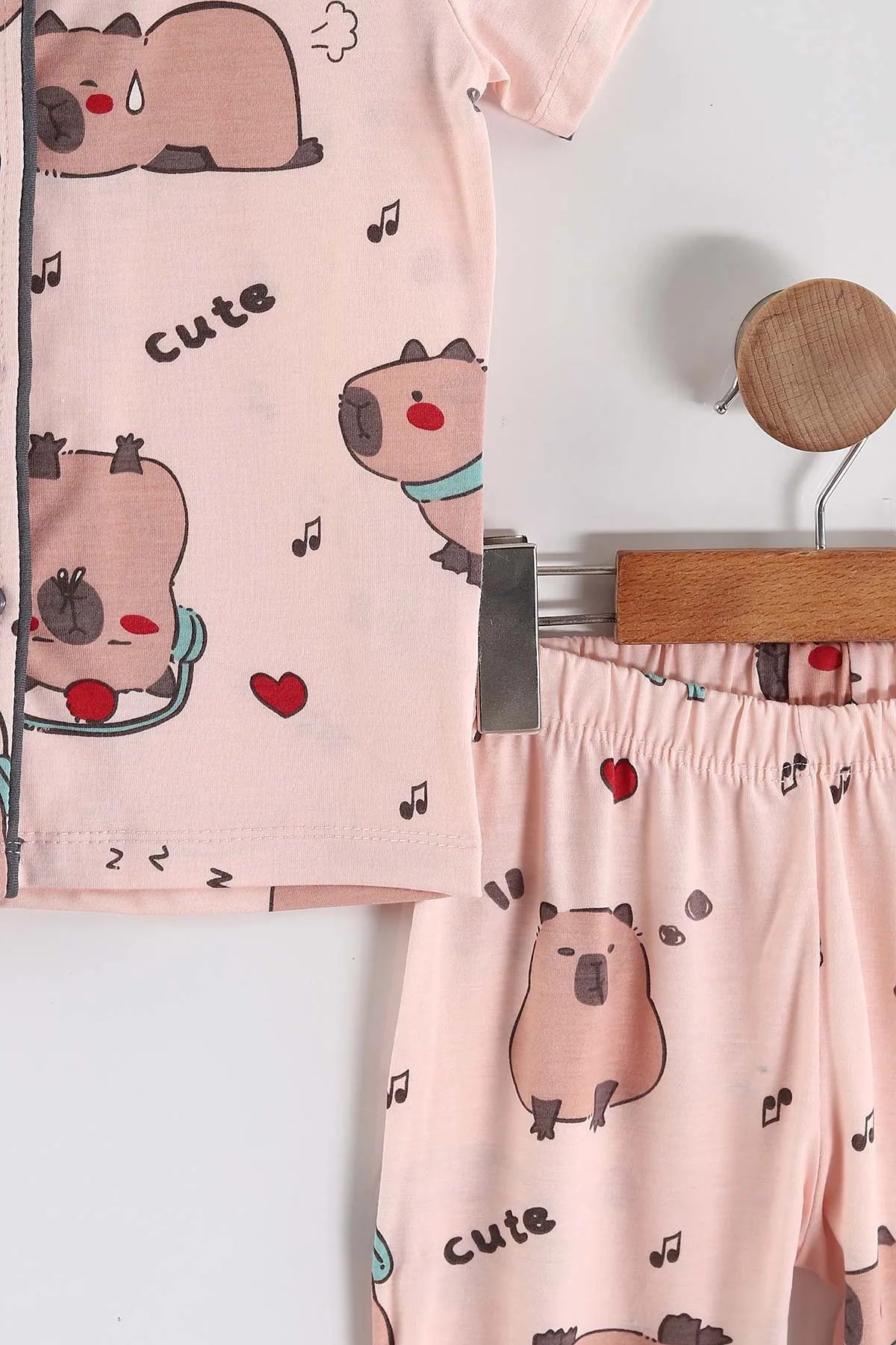 Yavruağzı (4-12 Yaş) Baskılı Kısa Kol Ön Düğmeli Göz Bandı Detaylı Kız Çocuk Pijama Takım 453253