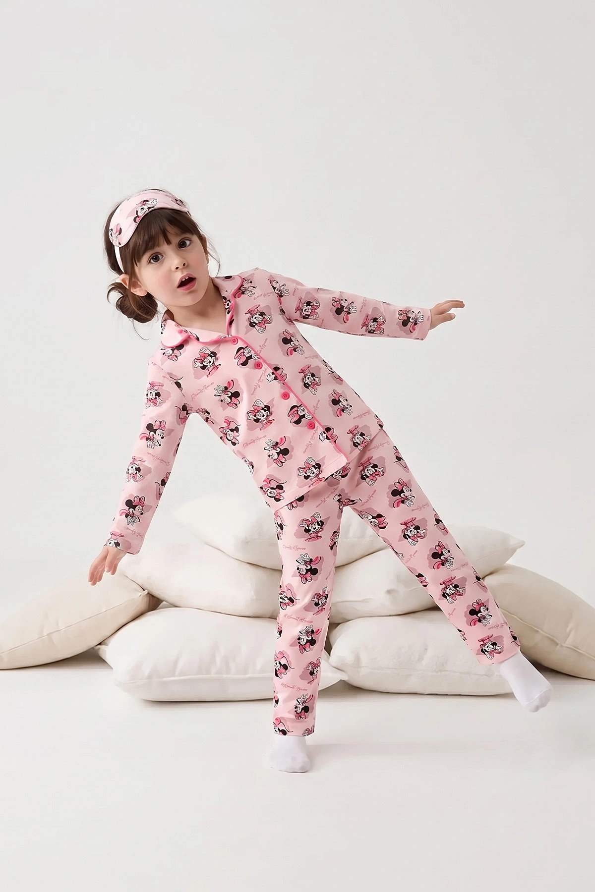 Yavruağzı (4-12 Yaş)Karakter Desenli Uzun Kol Ön Düğmeli Göz Bandı Detaylı Kız Çocuk Pijama Takım 473661