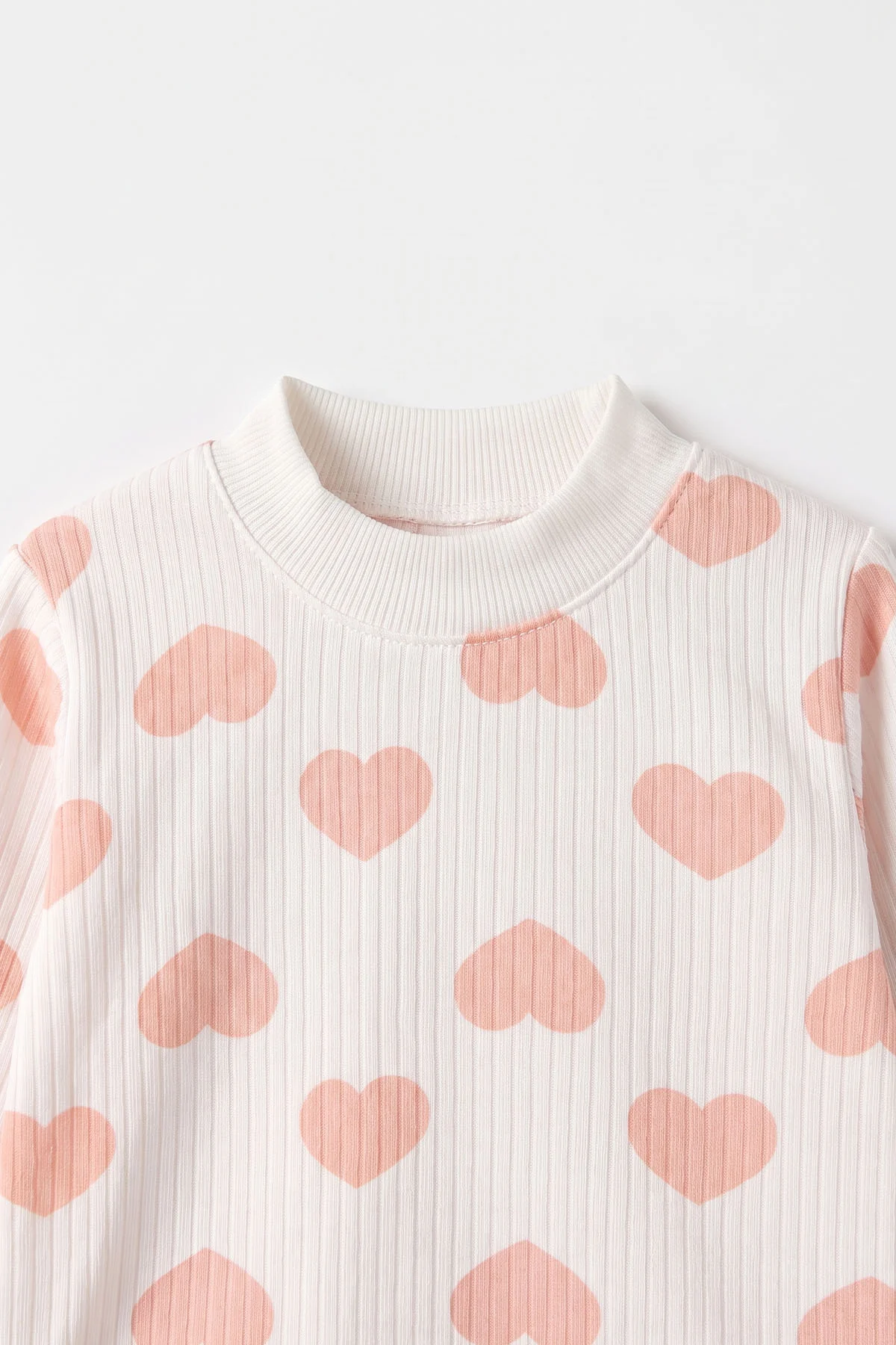 Yavruağzı Beyaz   (1-3 Yaş) Kalp Desenli  Raporlu Kız Çocuk Pijama Takım 477350