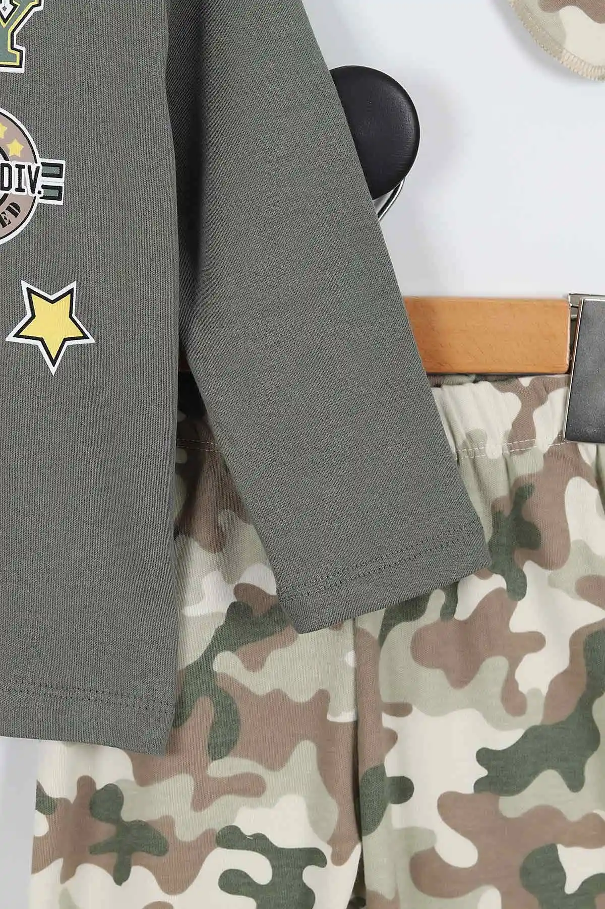 Yeşil  (3-6 Yaş) Kamuflaj Desenli  Göz Bandı Detaylı Erkek Çocuk Pijama Takım  334656