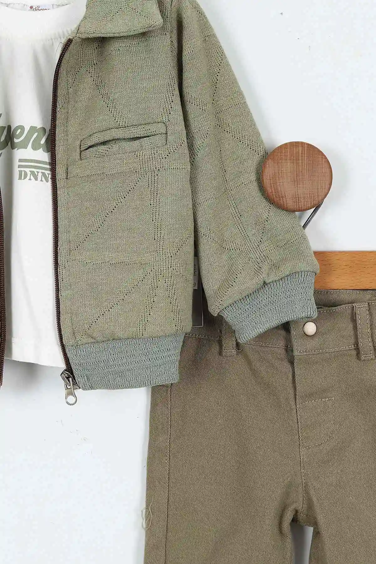 Yeşil (6-24 Ay) Baskılı Bodyli  Triko Ceketli Gabardin Pantolonlu Erkek Bebek 3'lü Takım 408450