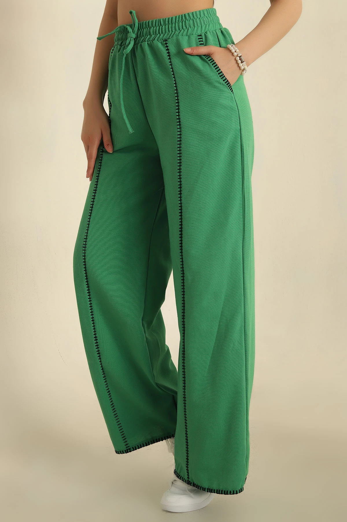 Yeşil Bel Lastikli Nakışlı Bol Paça Pantolon 270121