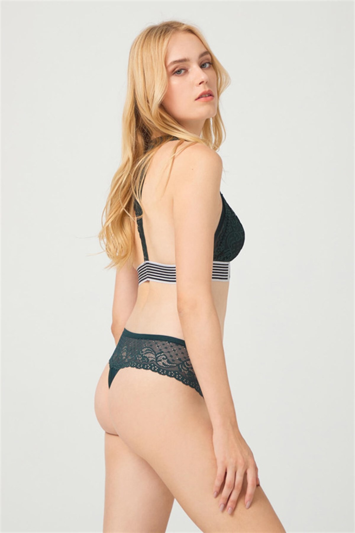 Adigey ayollarining porno videolari Katta kokraklar bilan blond dan Blowjob