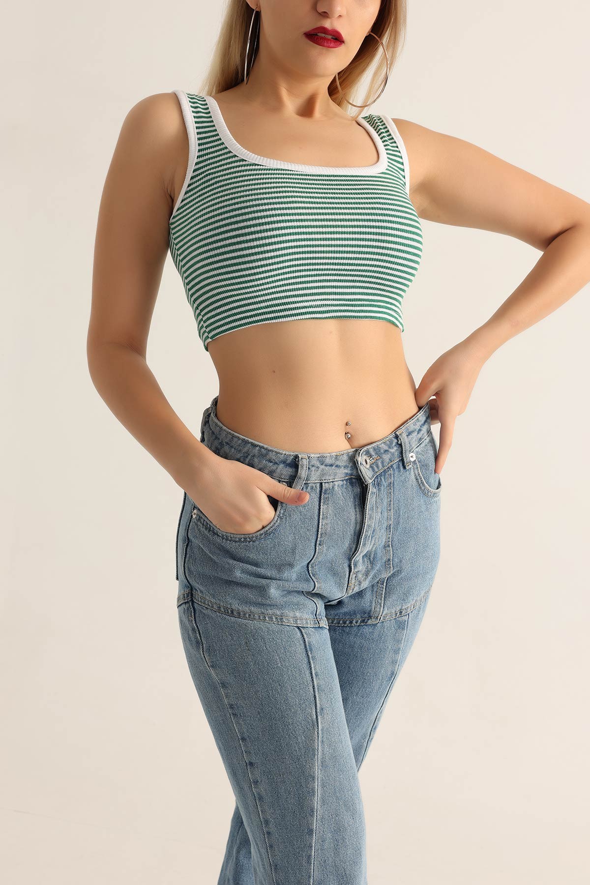 Yeşil Çizgili Tasarım Crop Üst 178139