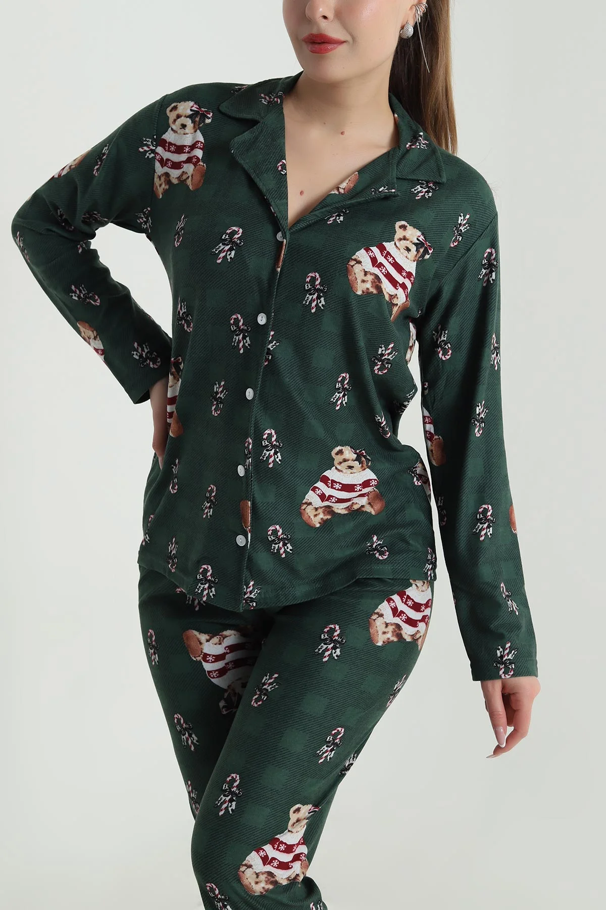 Yeşil Düğmeli Soft Süet Kadın Pijama Takımı 488910