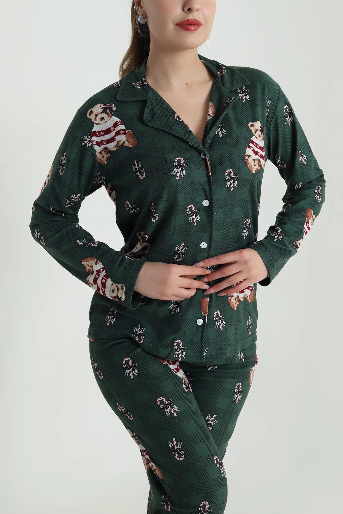 Yeşil Düğmeli Soft Süet Kadın Pijama Takımı 488910