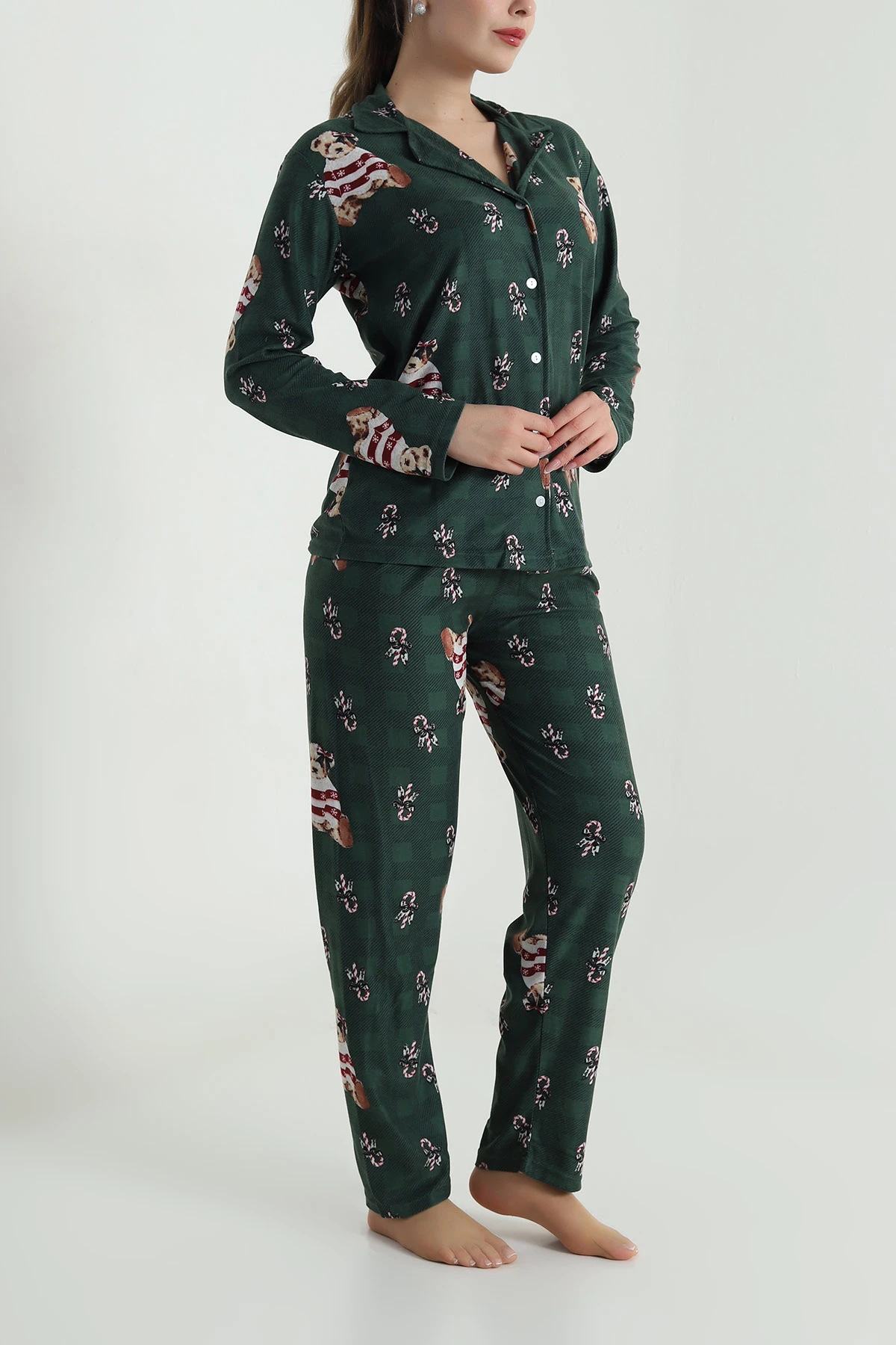 Yeşil Düğmeli Soft Süet Kadın Pijama Takımı 488910