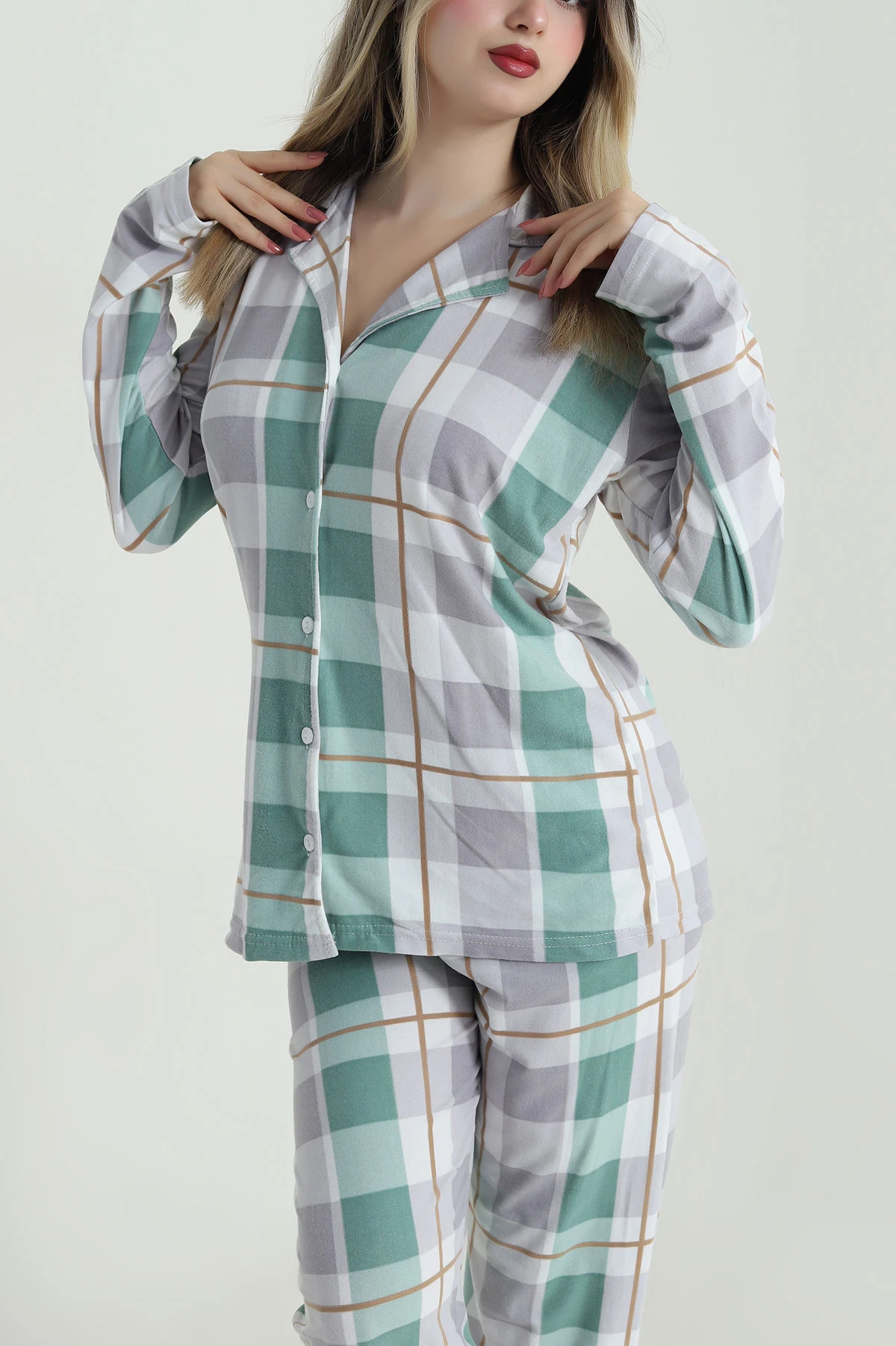 Yeşil Düğmeli Süet Kadın Pijama Takımı 486271