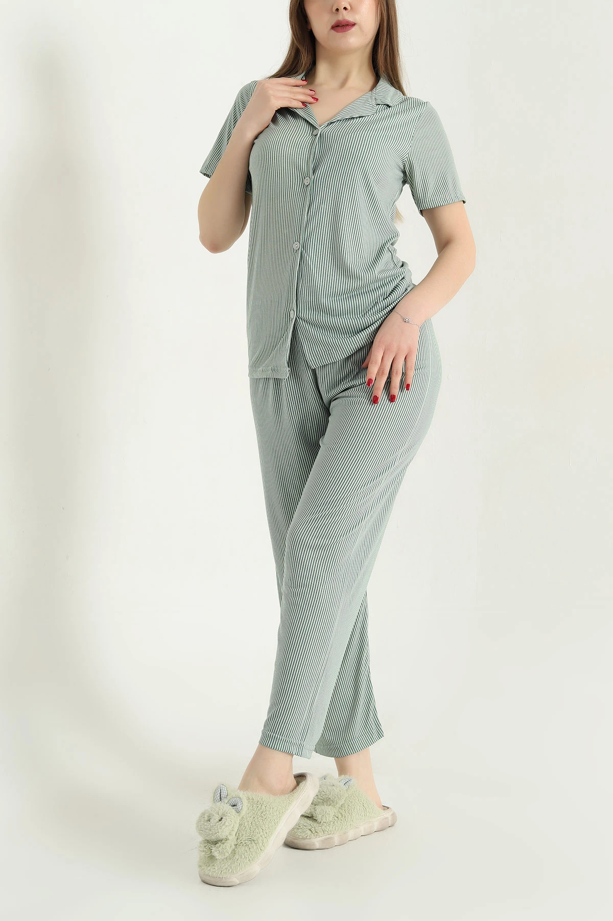 Yeşil Düğmeli Viskon Bayan Pijama Takımı 338247