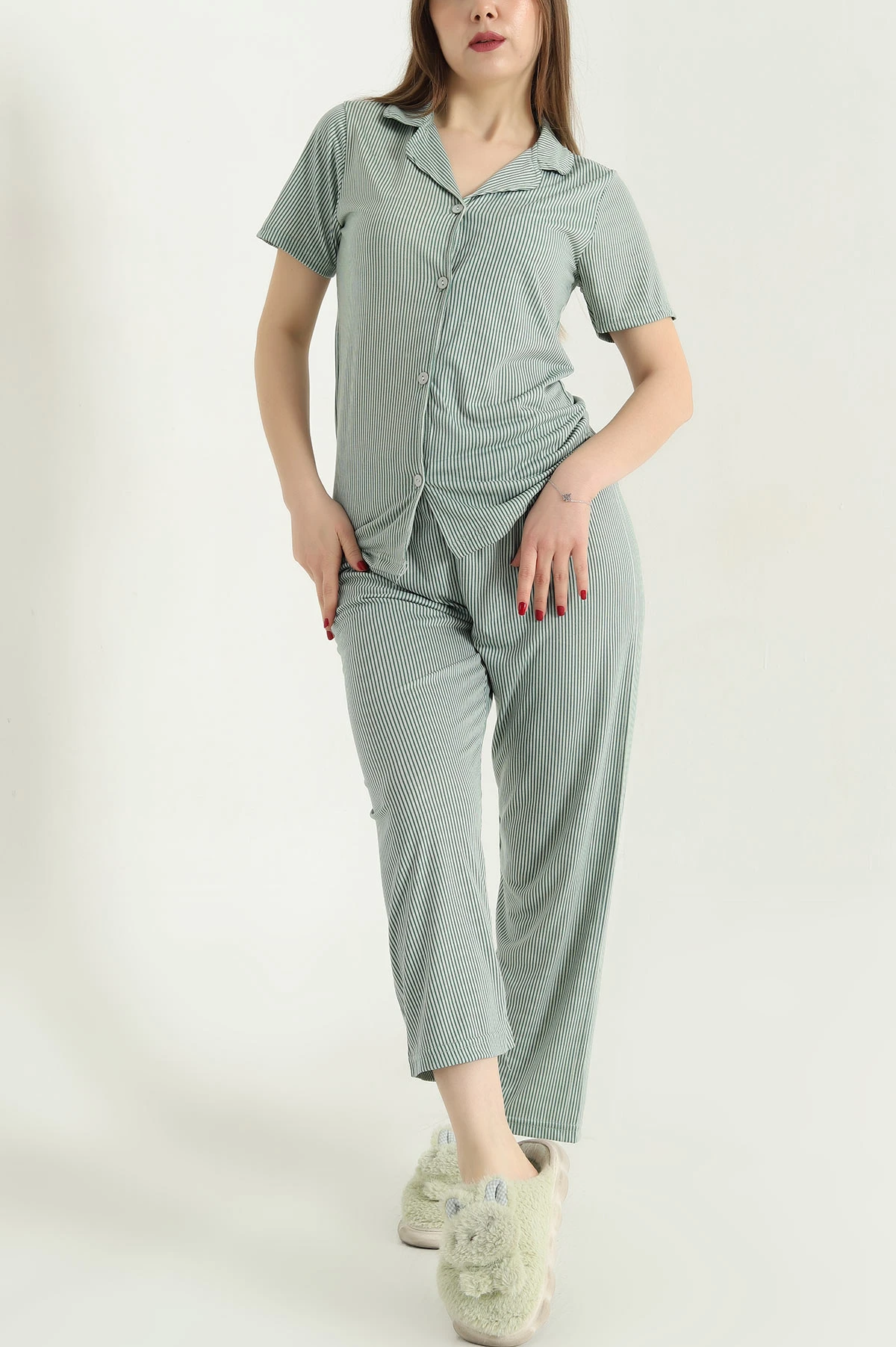 Yeşil Düğmeli Viskon Bayan Pijama Takımı 338247