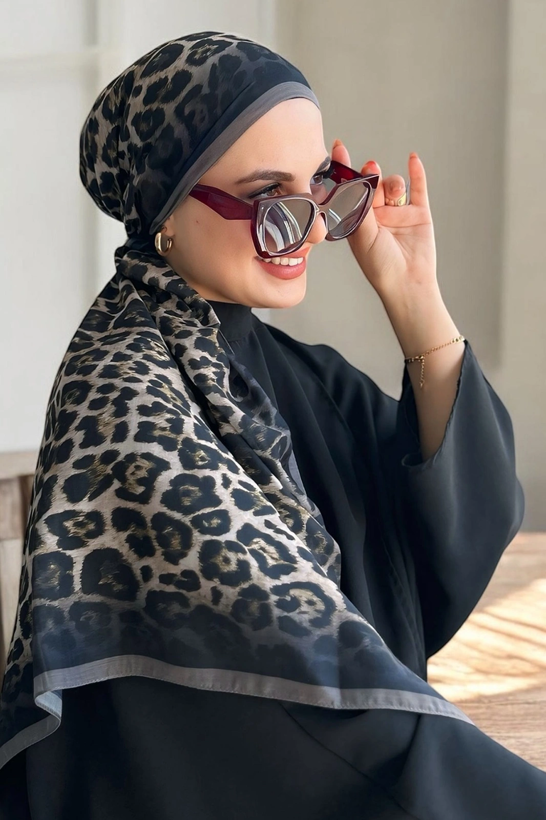 Yeşil-Füme 90x90 Cm Dijital Baskı Leopar Desenli Pamuk Eşarp 367897