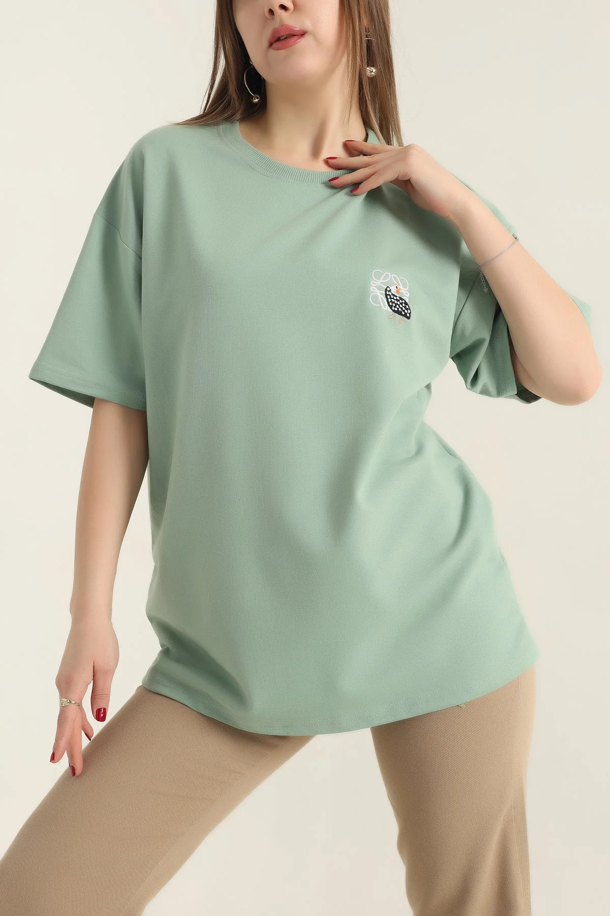 Yeşil Nakışlı Bisiklet Yaka Oversize İki Bayan Tişört 337633