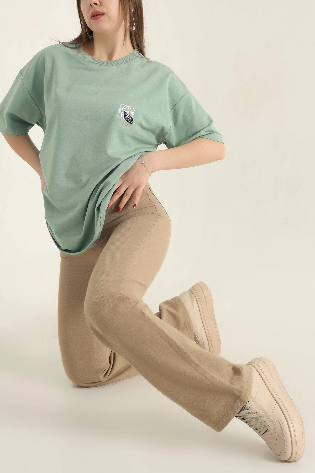 Yeşil Nakışlı Bisiklet Yaka Oversize İki Bayan Tişört 337633