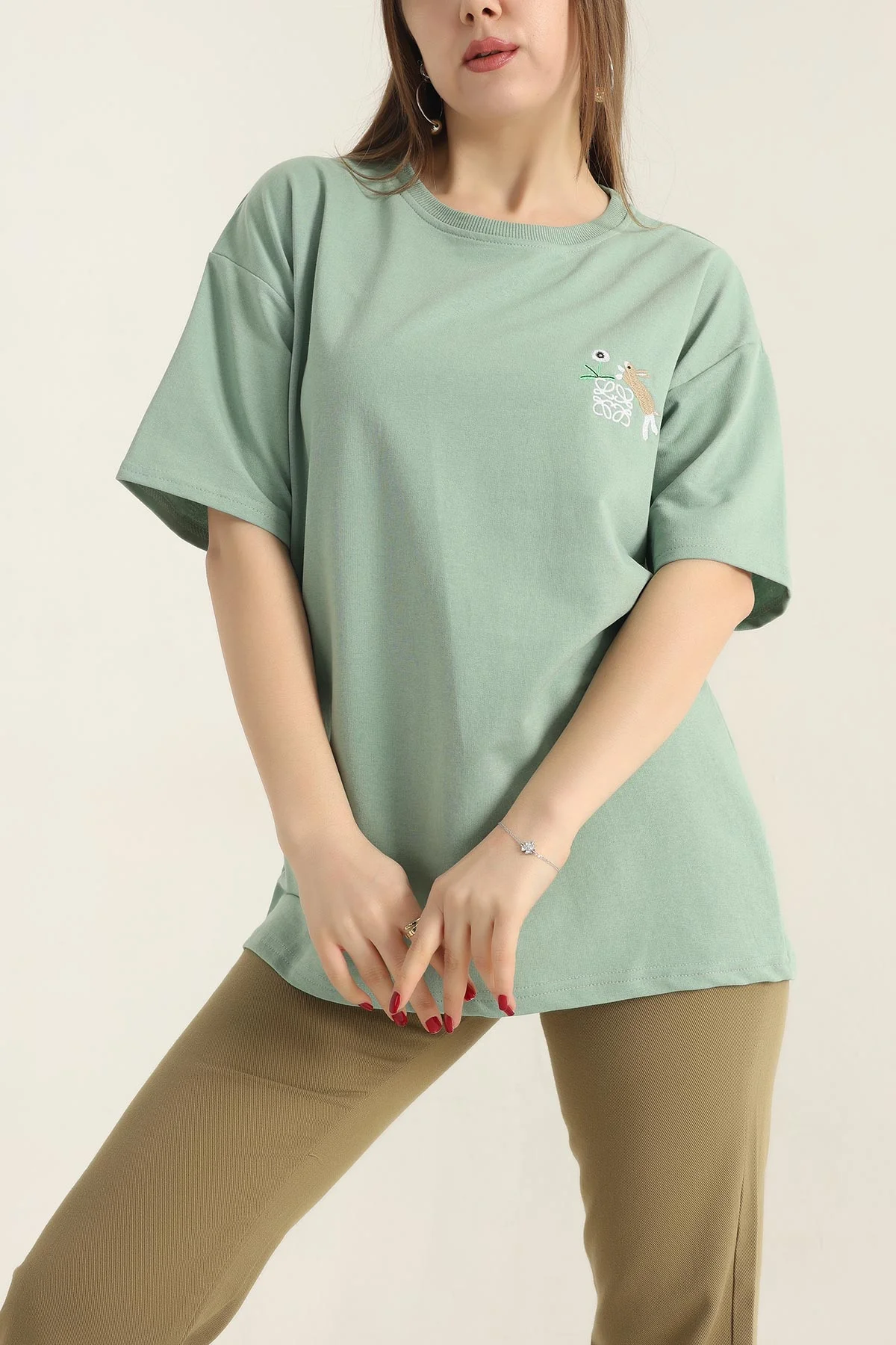 Yeşil Nakışlı Bisiklet Yaka Oversize İki Bayan Tişört 337659