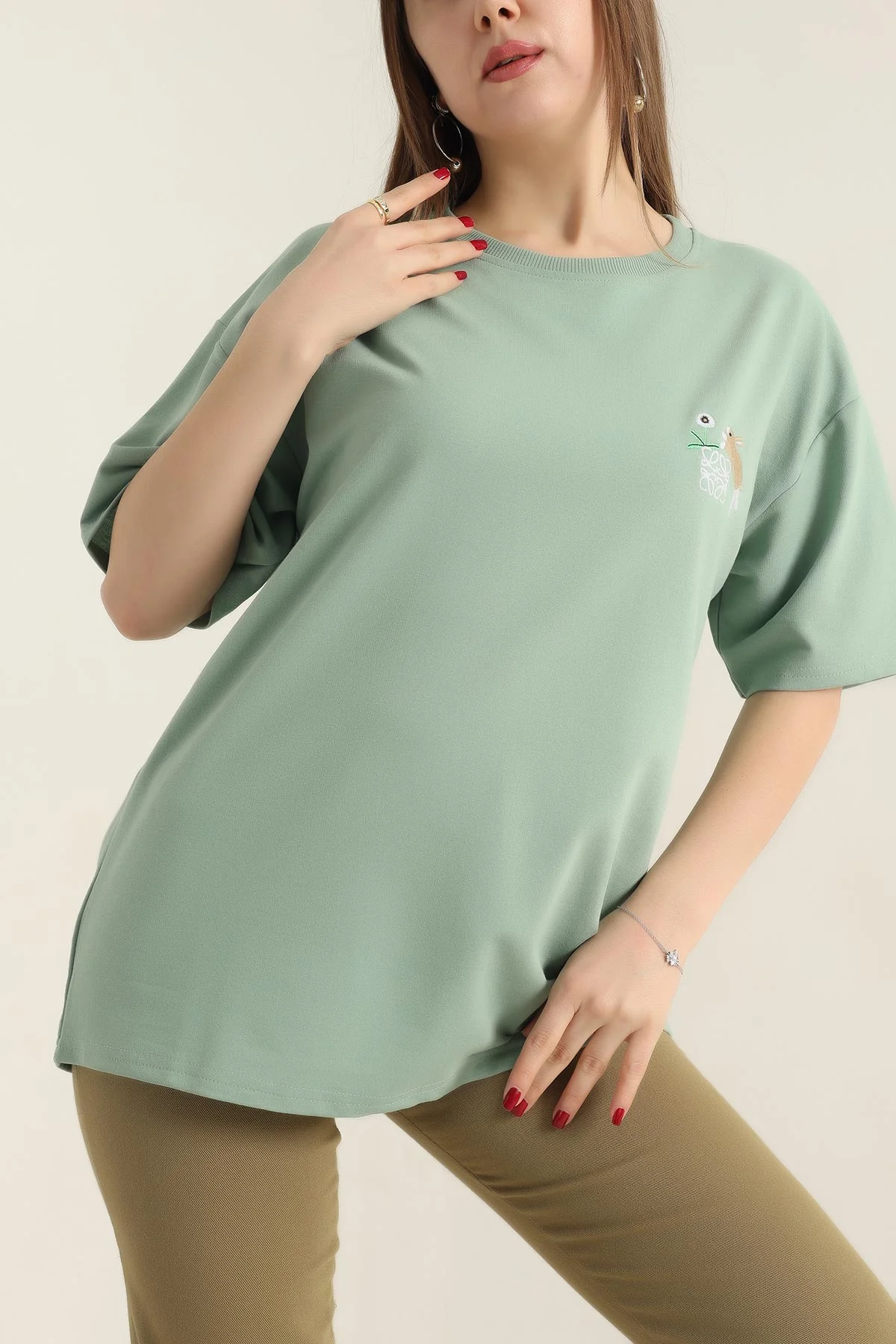 Yeşil Nakışlı Bisiklet Yaka Oversize İki Bayan Tişört 337659