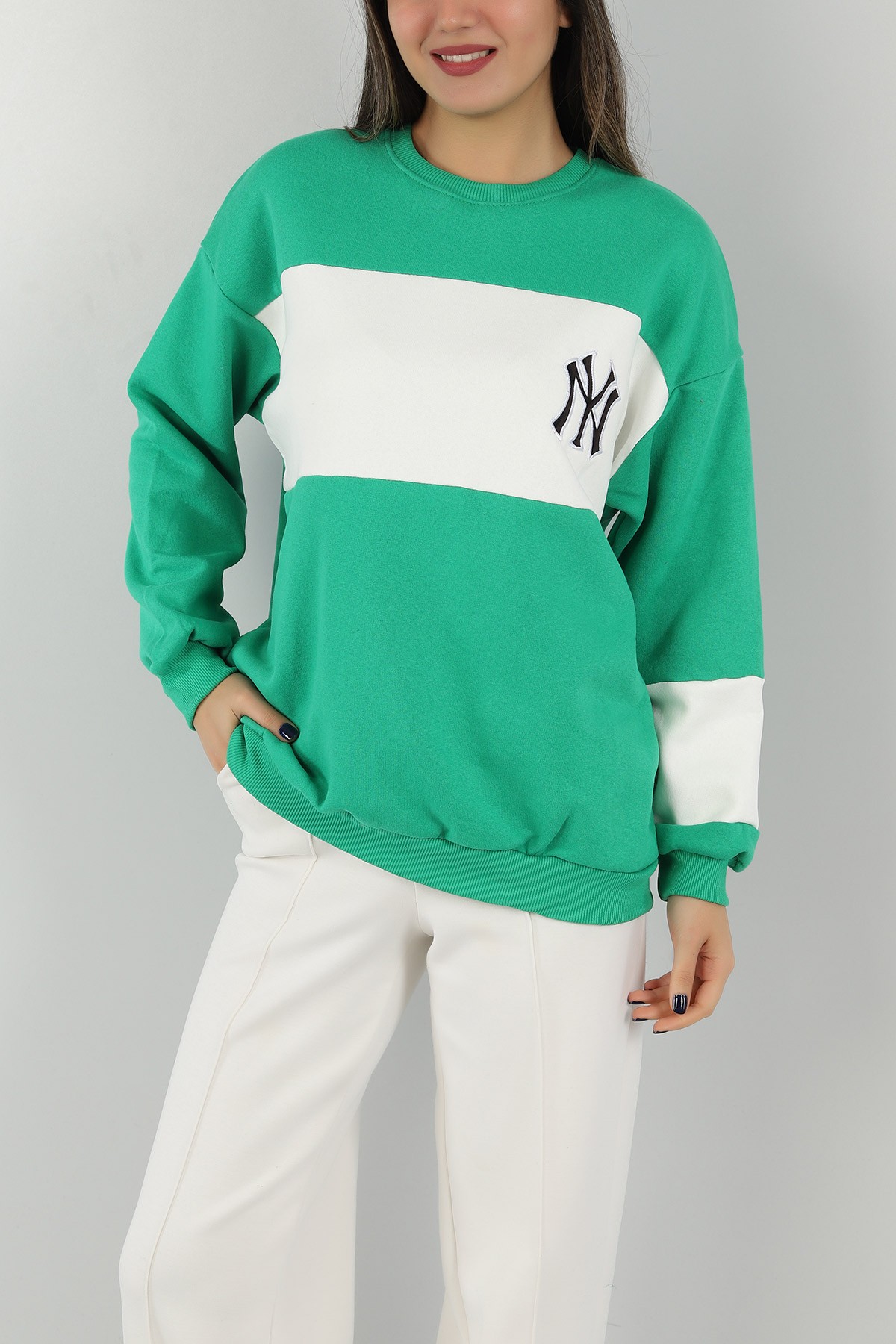 Yeşil Nakışlı İçi Şardonlu Bayan Sweat 146290