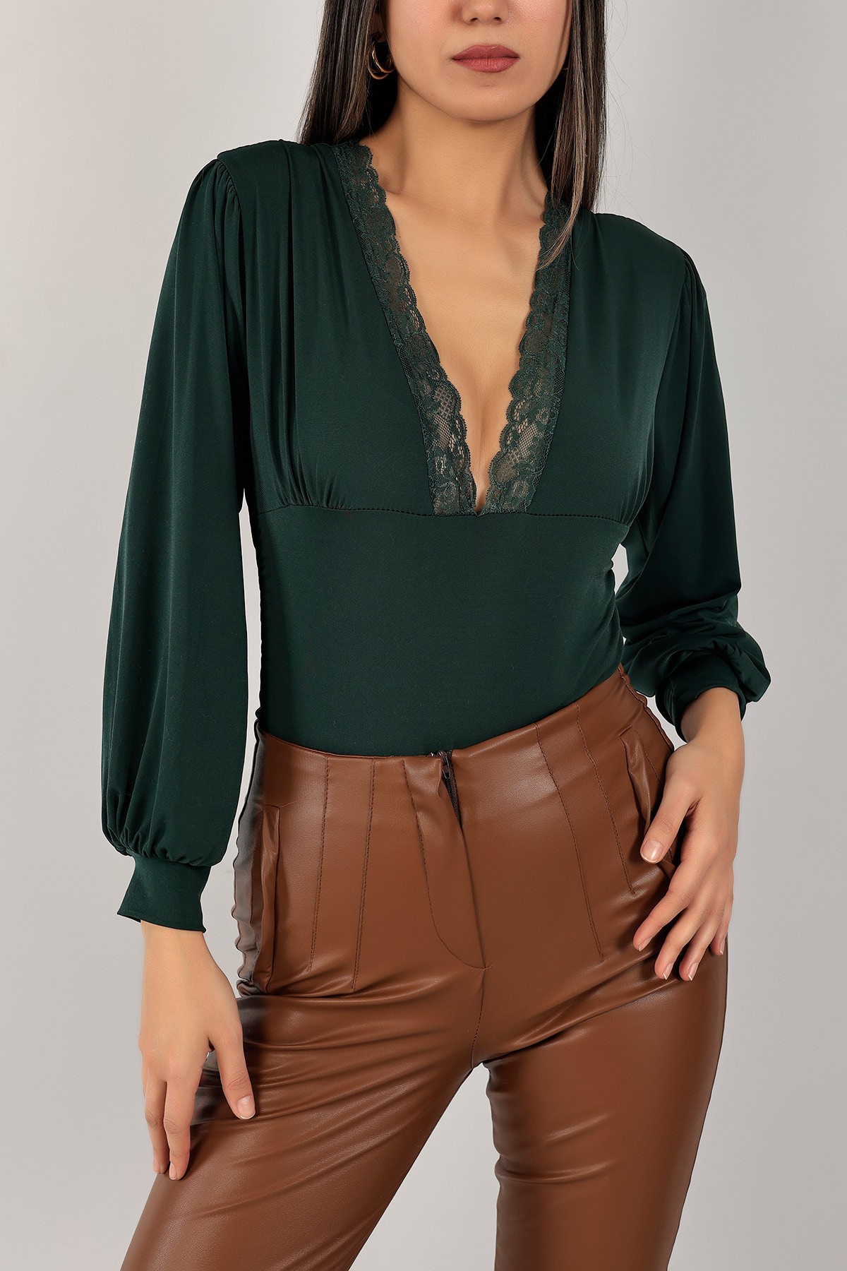 Yeşil Sendy Kumaş Güpürlü Zıbın Bluz 143346