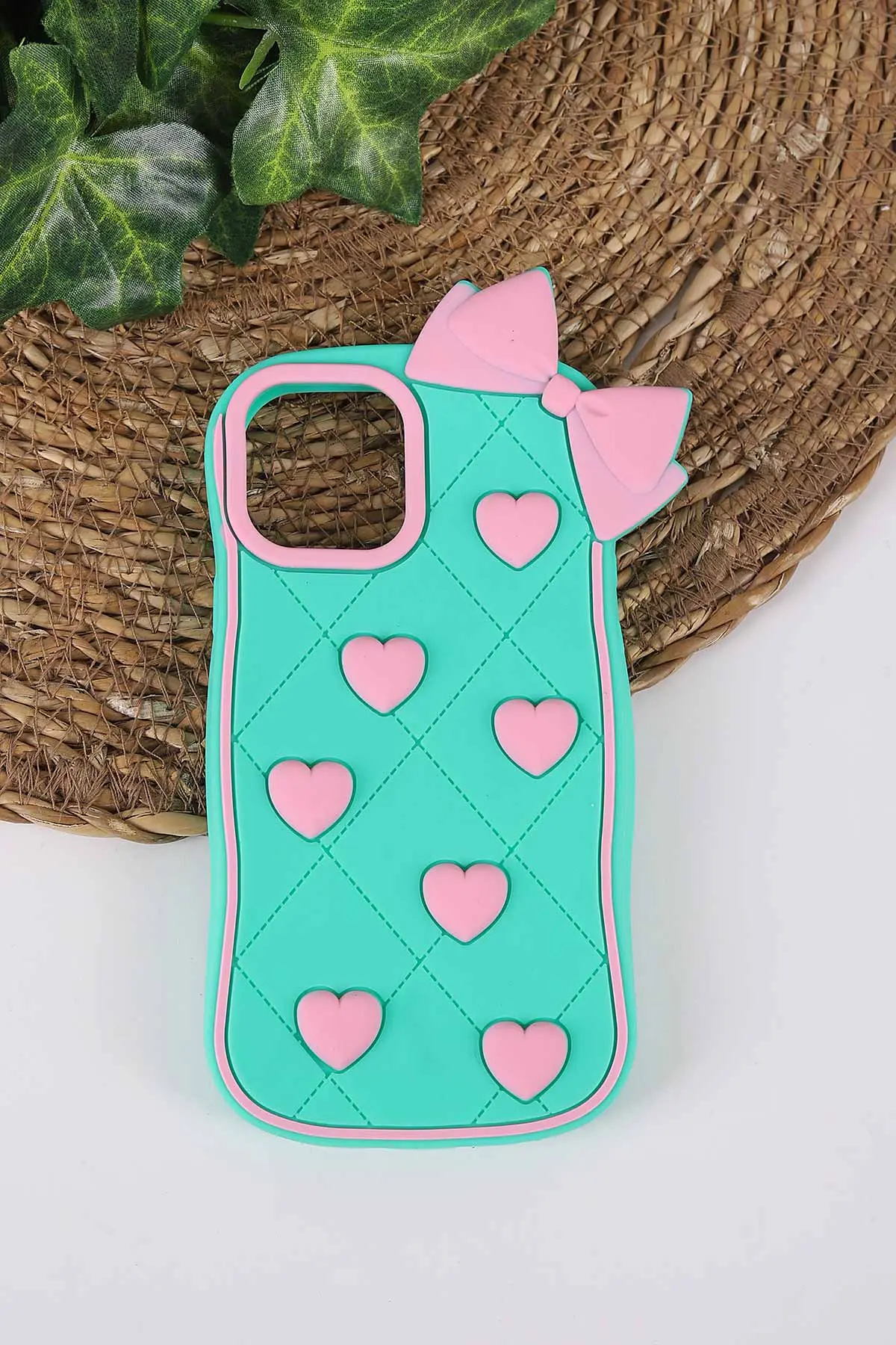 Yeşil TeknoCase İPhone 14 Uyumlu Terra Case Serisi Premium Kabartmalı Soft Silikon Telefon Kılıfı 430275