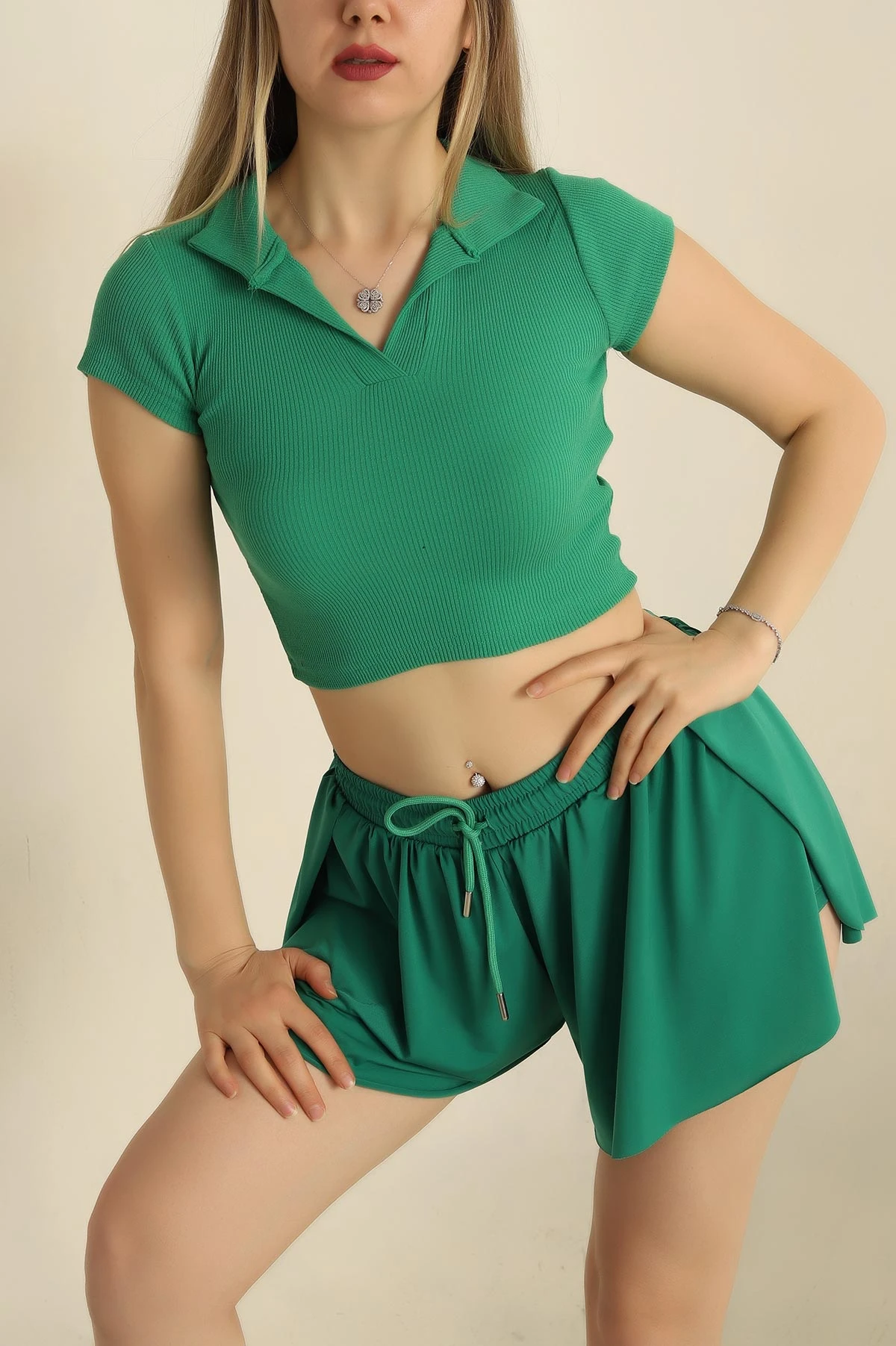 Yeşil Yakalı Fitilli Crop 257681