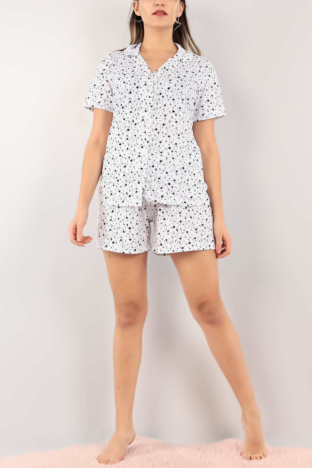 Yıldız Desenli Şortlu Bayan Pijama Takımı 110209