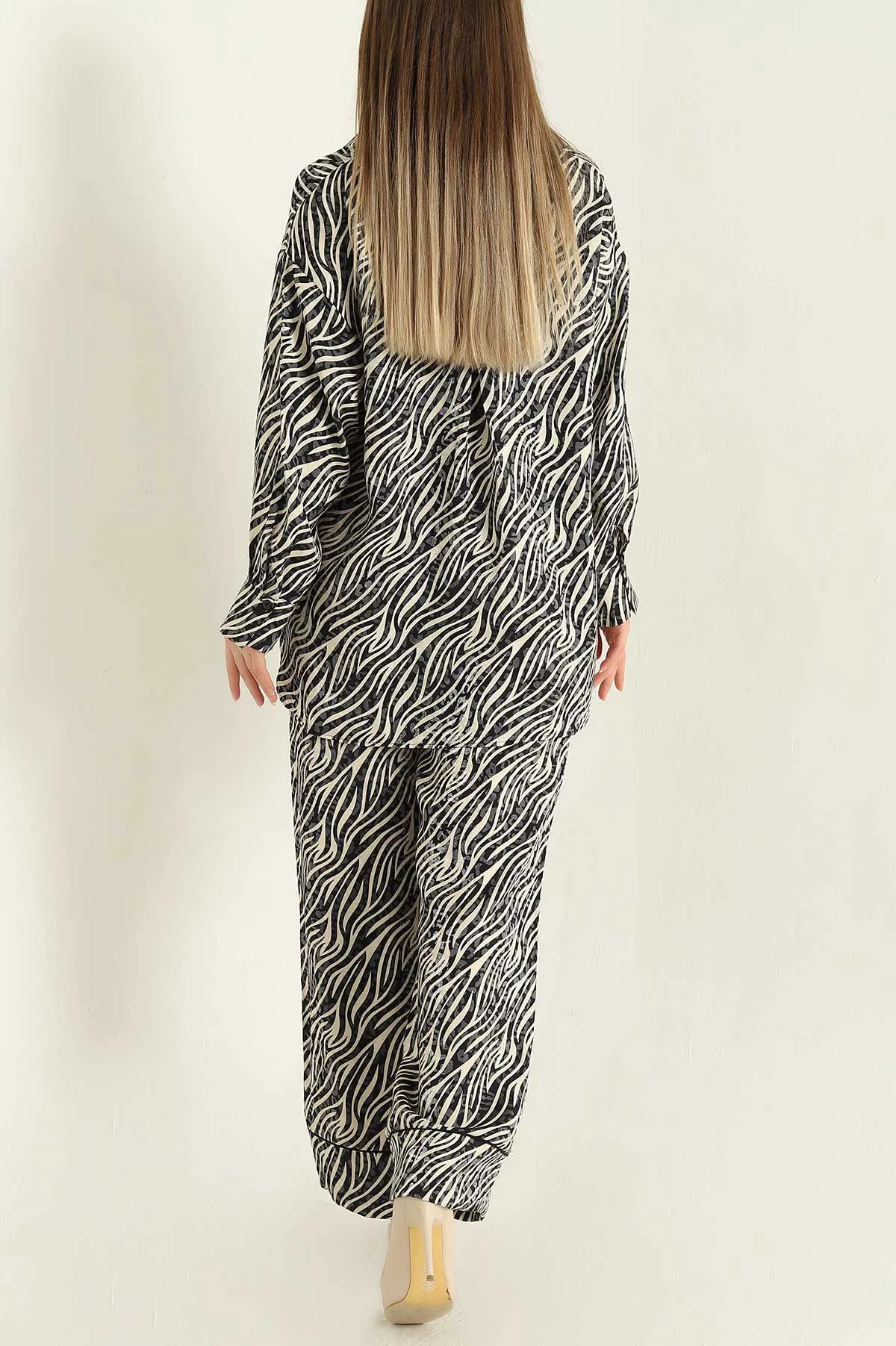 Zebra Desenli Dokuma Saten Bayan İkili Takım 331802