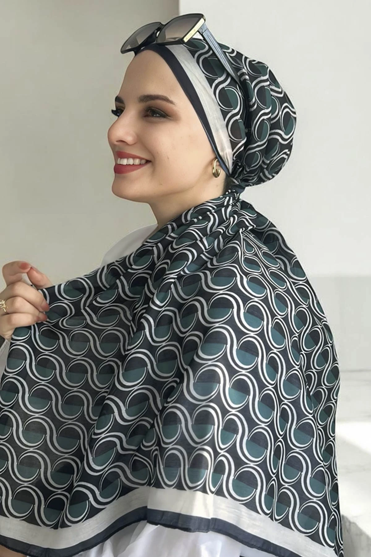 Zümrüt Yeşili 90x90 Cm Dijital Baskı Ay Işığı Desenli Pamuk Eşarp 372970