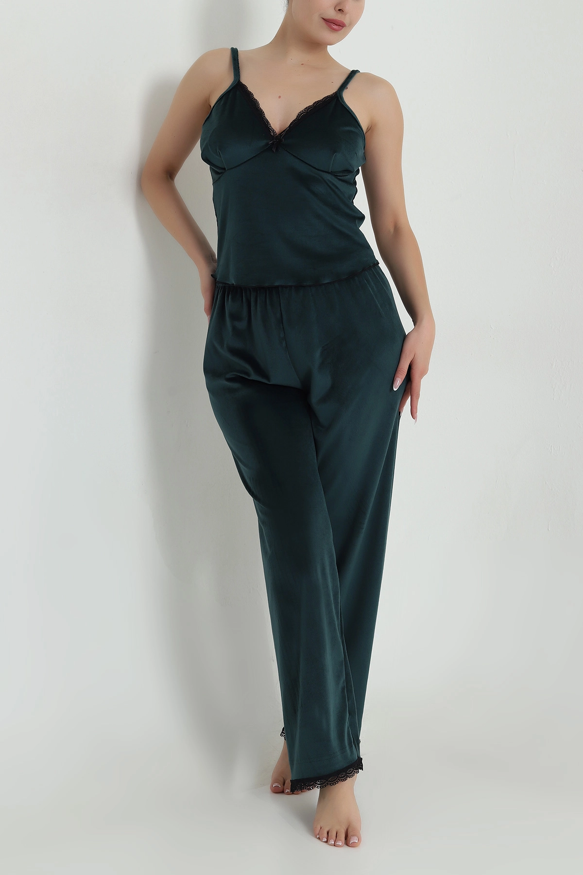 Zümrüt Yeşili Dantelli Kadife Kadın Pijama Takımı 487757