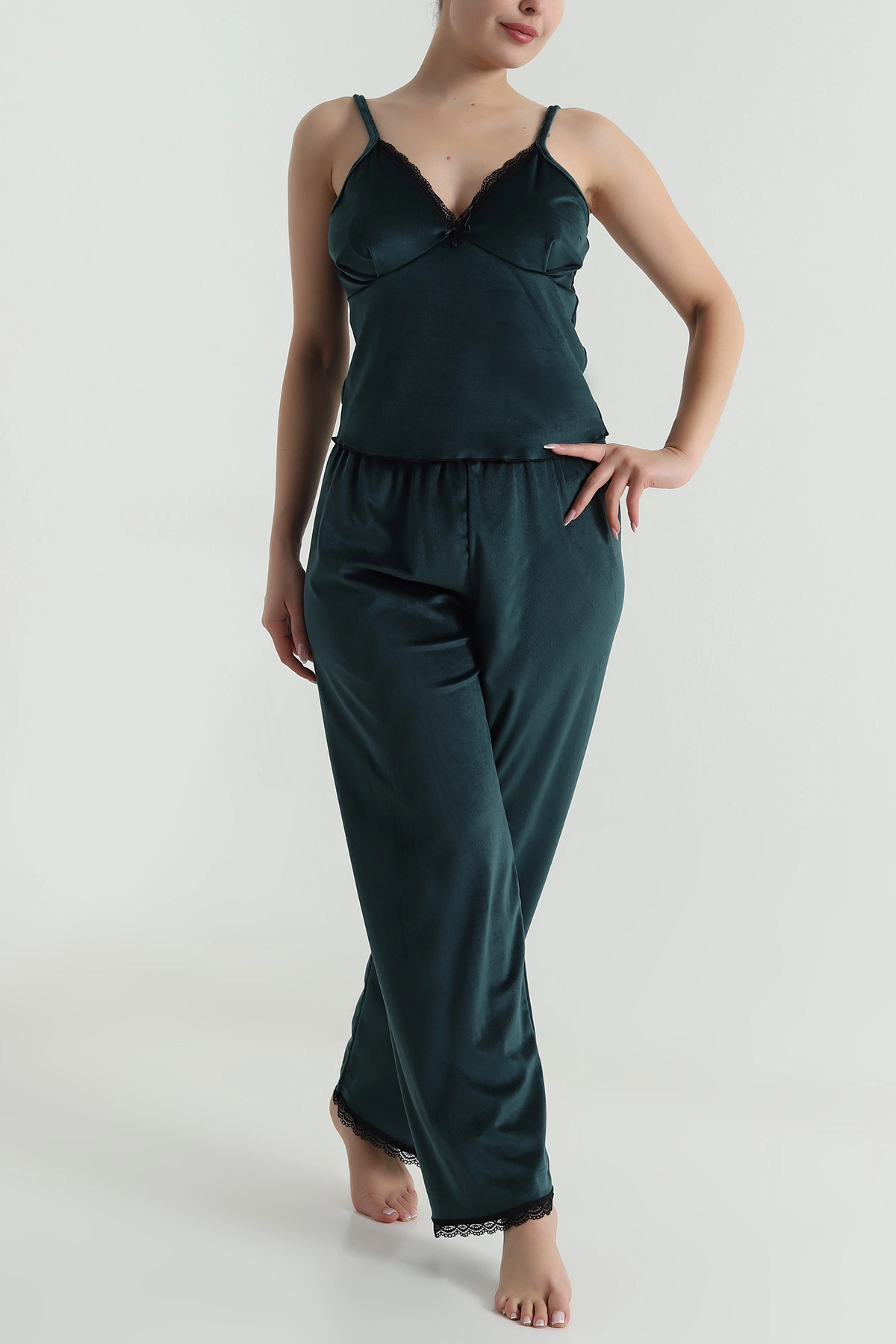 Zümrüt Yeşili Dantelli Kadife Kadın Pijama Takımı 487757