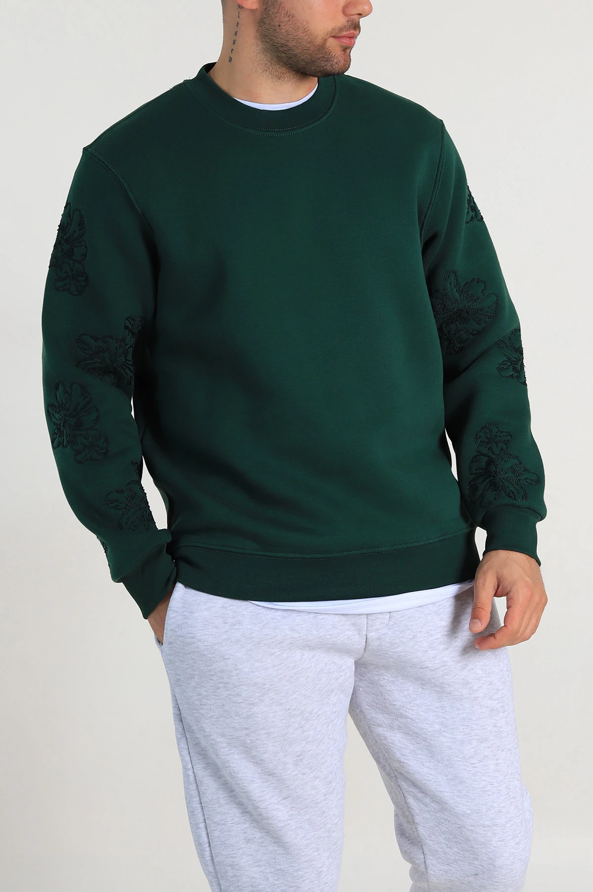 Zümrüt Yeşili Relaxed Fit Üç İp Şardonlu Nakış Detaylı Erkek Sweatshirt 311180