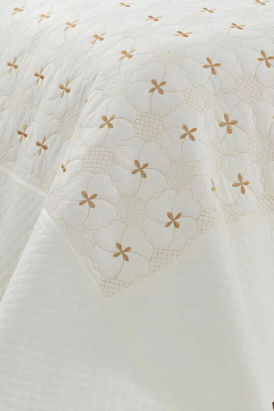 250X260 Cm Toyo Çift Kişilik Nakışlı Yatak Örtüsü 349929