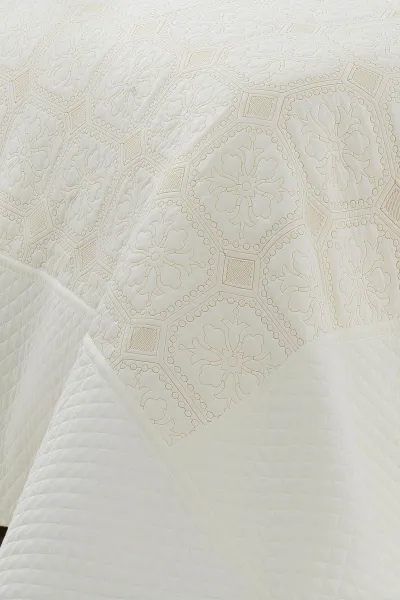 250X260 Cm Toyo Çift Kişilik Nakışlı Yatak Örtüsü 349930