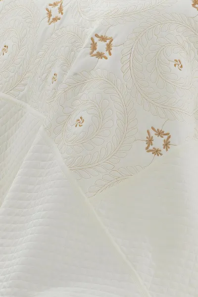 250X260 Cm Toyo Çift Kişilik Nakışlı Yatak Örtüsü 349931