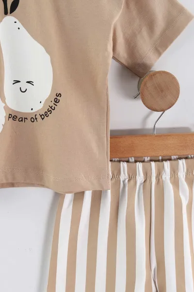Açık Kahve (0-4 Yaş)Armut Baskılı Tişört ve Çizgili Şortlu Erkek Çocuk 2'li Takım 458552