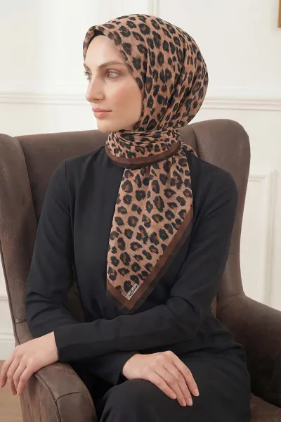 acik-kahve-90x90-cm-dijital-baskili-desenli-tulbent-esarp-428613