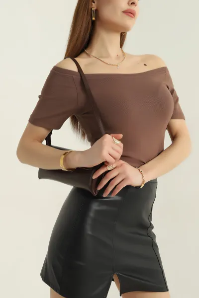 acik-kahve-kayik-yaka-ribana-kadin-bluz-352054