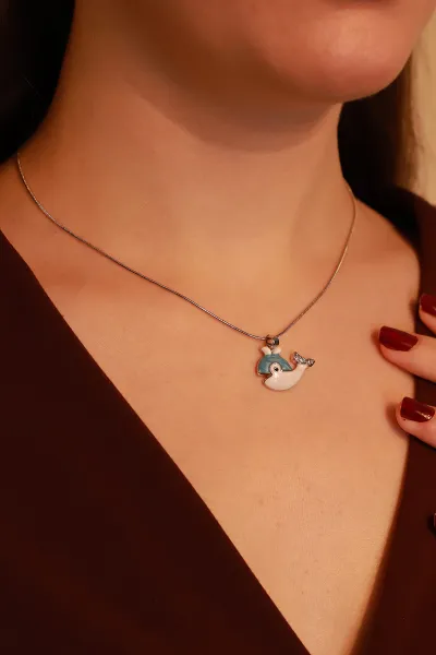 Bebe Mavisi Gümüş  Yunus Balığı Figürlü Yılan Zincirli Çelik Kolye 403812
