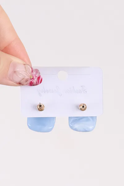 Bebe Mavisi Kare Ortası Kalpli Çivi Küpe 472607