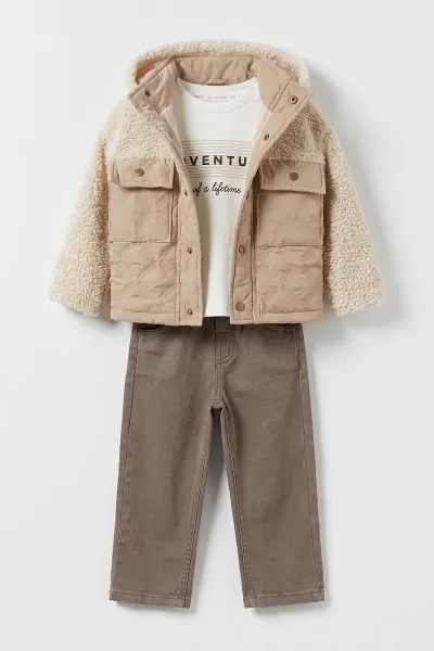 Bej (2-6 Yaş) Baskılı Badili Gabardin Pantolonlu ve Montlu Erkek Çocuk 3'lü Takım 499753