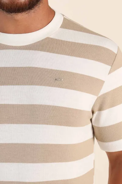 Bej Beyaz Çizgili Relaxed Fit Erkek Triko Tişört 279240