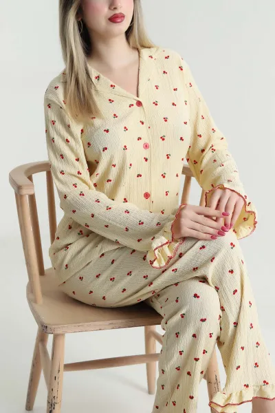 bej-burumcuk-dugmeli-kadin-pijama-takimi-493646