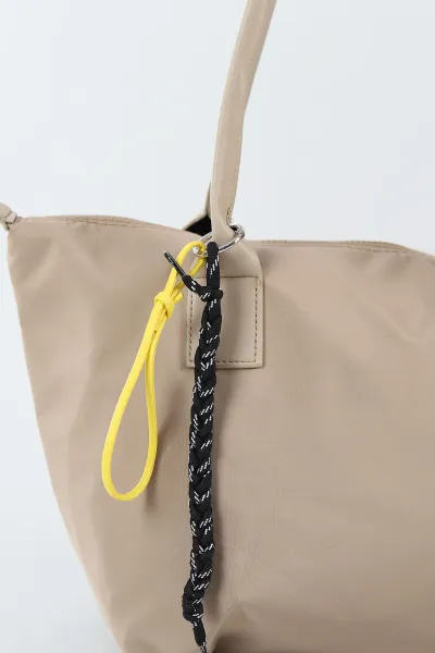 Bej Charm Detaylı Fermuarlı Kadın Omuz Çantası 499228
