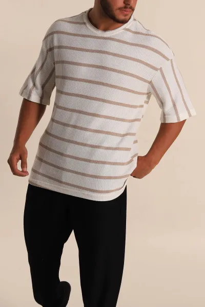 Bej Çizgili Oversize Jakarlı Delikli Erkek Triko Tişört 267399