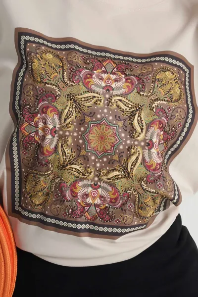 Bej Oversize Bisiklet Yaka Taşlı Süprem Kadın Tişört 447098