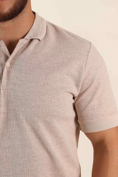 Bej Regular Fit Dokulu Düğmeli Polo Yaka Erkek Triko Tişört 370069