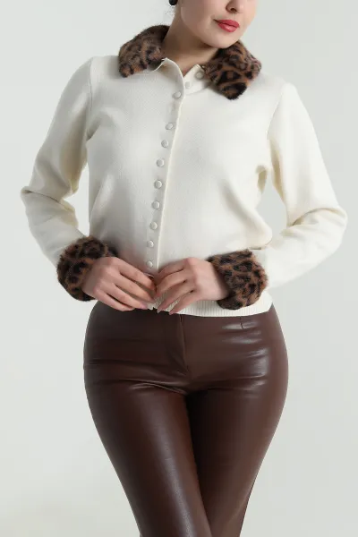 bej-yakasi-cikma-kurklu-kadin-triko-hirka-492658