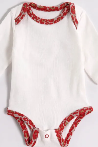 Beyaz (0-3 Ay) Leopar Kalp Nakışlı 10'lu Kutulu  Kız Bebek Hastane Çıkış Seti 482464