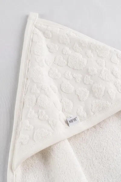 Beyaz (0-6 Ay) Kalp Nakışlı   Bebek Havlu Takım 476295